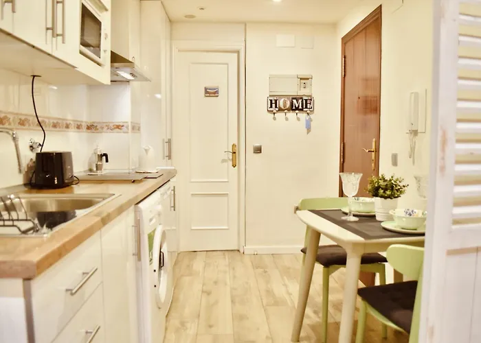 Estudio Con Encanto En El Casco Antiguo De * Valencia